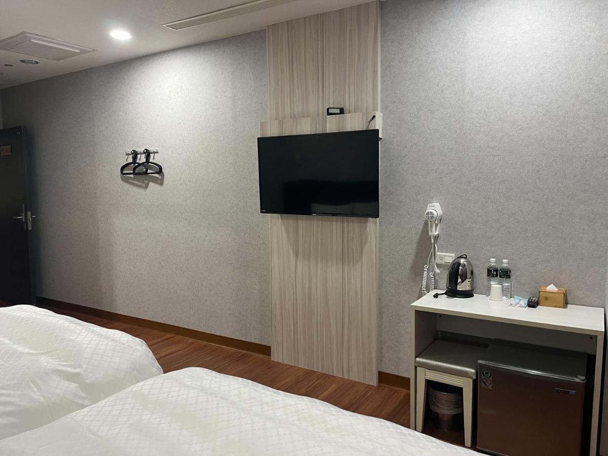 Lan Yin Tie Dao Hotel Тайнань Экстерьер фото