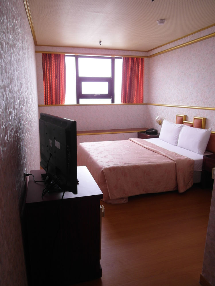 Lan Yin Tie Dao Hotel Тайнань Экстерьер фото